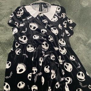 Too rod size 2 Nightmare at Christmas dress.